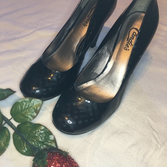 👠 Heels/Pumps - Picture 1 of 5